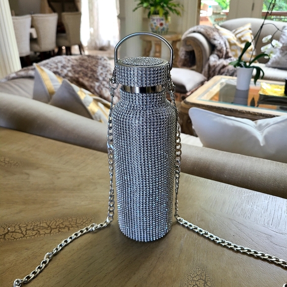 Blinged out water bottle with a chain - Picture 5 of 9